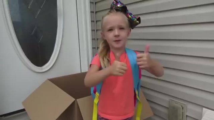 I Mailed Myself in a Box as Fan Mail to JoJo Siwa! OMG It Worked!