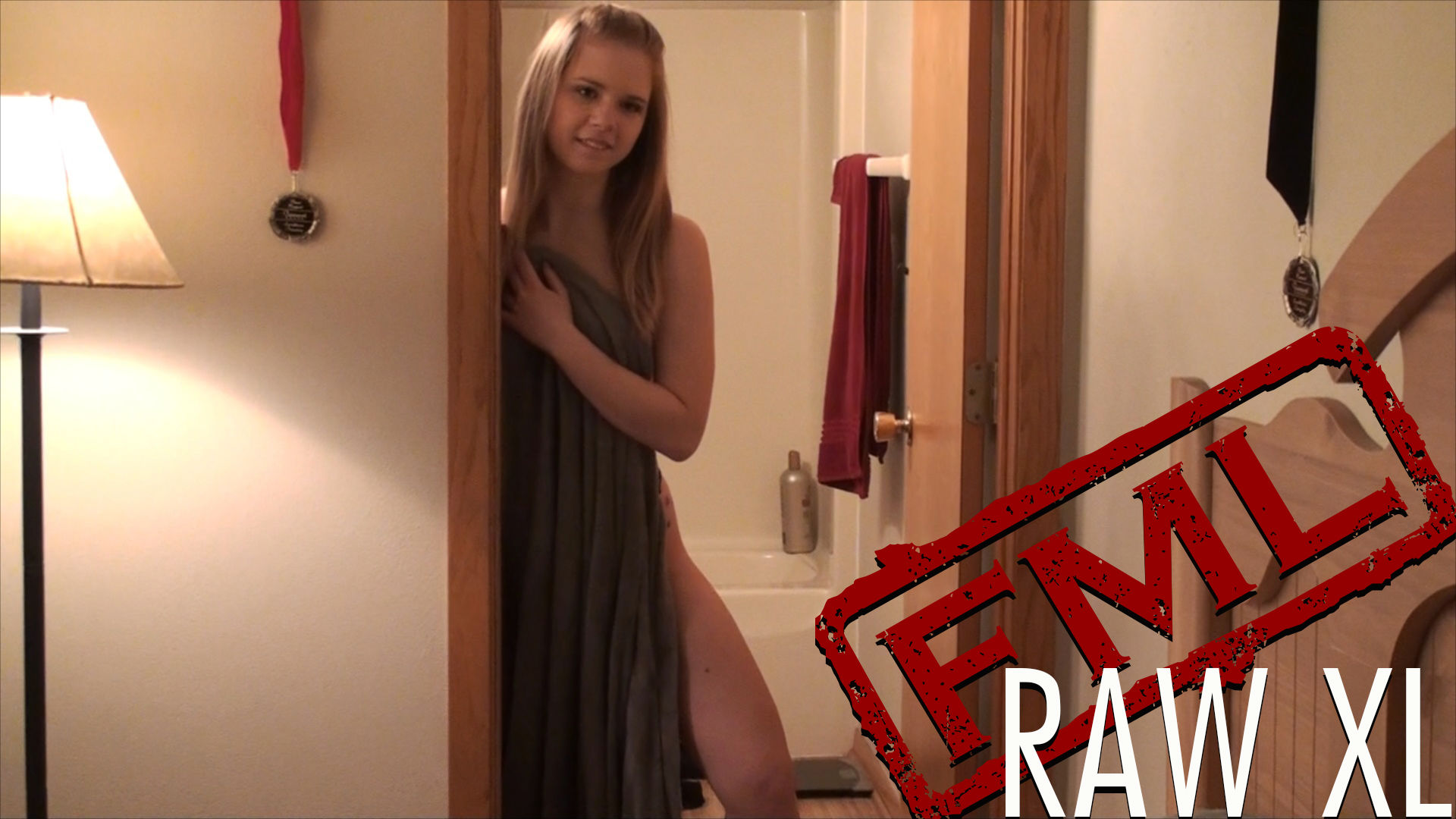 RAW XL: Texting With Your Mouth Full (uncensored)