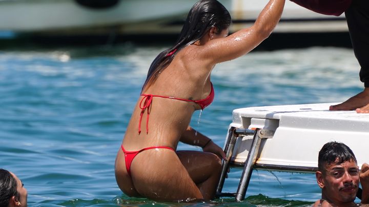 🔴🚤 Lady in Red Living the Sandbar Life! 🌊✨