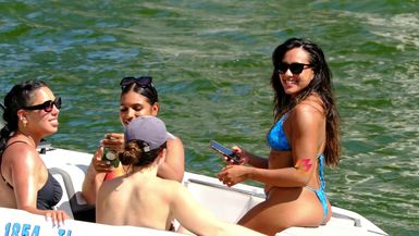 Nice Day on the River with Friends 🌞🌊👫