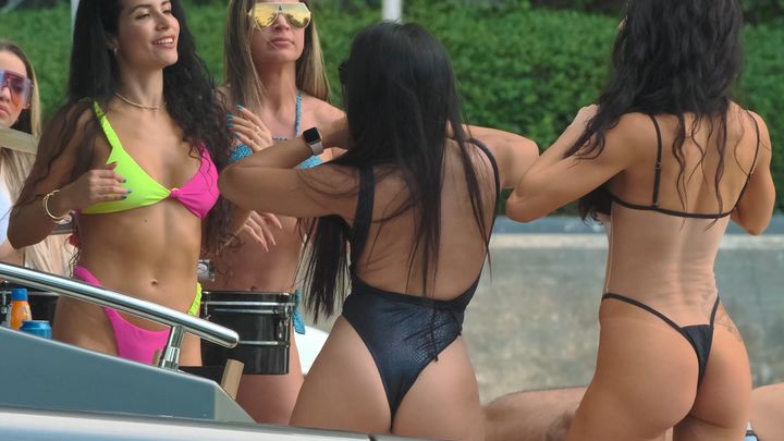 Visual Overload: Ladies Swarm the Yacht, Setting Miami Waters Ablaze with Dance Moves! 💃🔥🌊